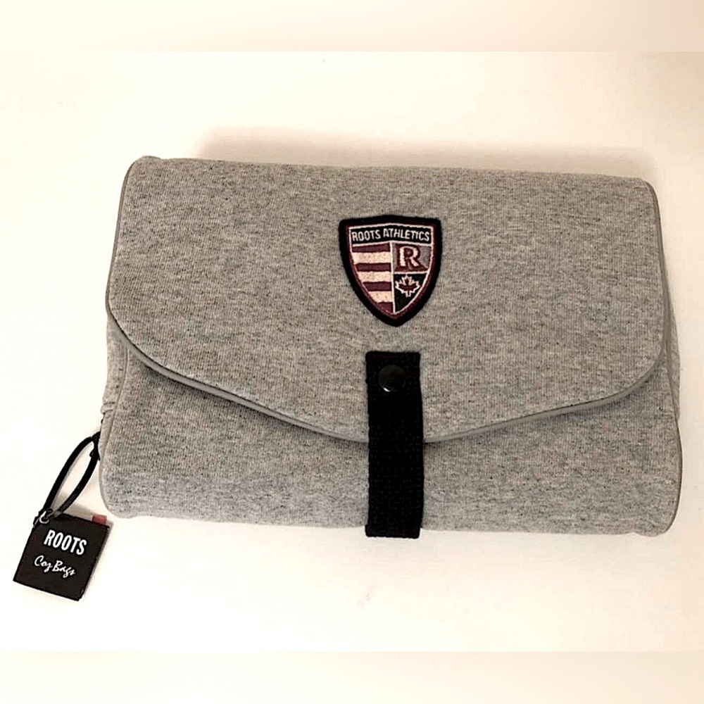 🩶 NEW Roots Canada 3 Section Zip Travel Case